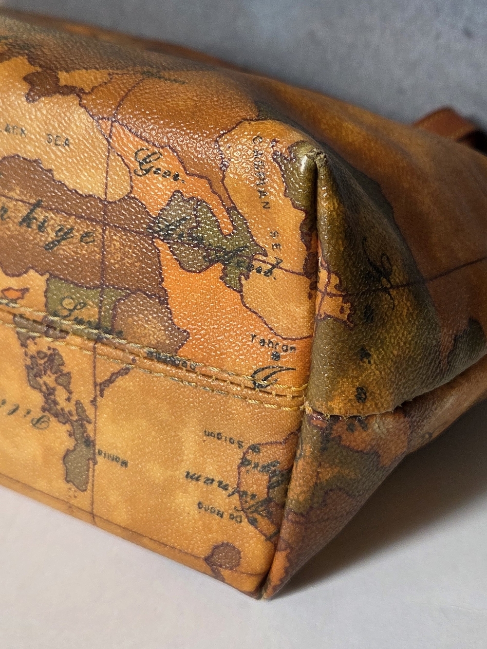 Alviero Martini 1A Classe Map Print Tote EUC - Picture 15 of 16
